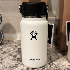 Hydro Flask Mini White 6.7oz NEW IN BOX